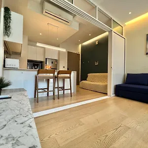 Five Star Klcc 500m Lrt Full Luxury Facilities Superb Location! Kuala Lumpur