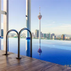 The Colony & The Luxe, By Canopy Lives Apartamento